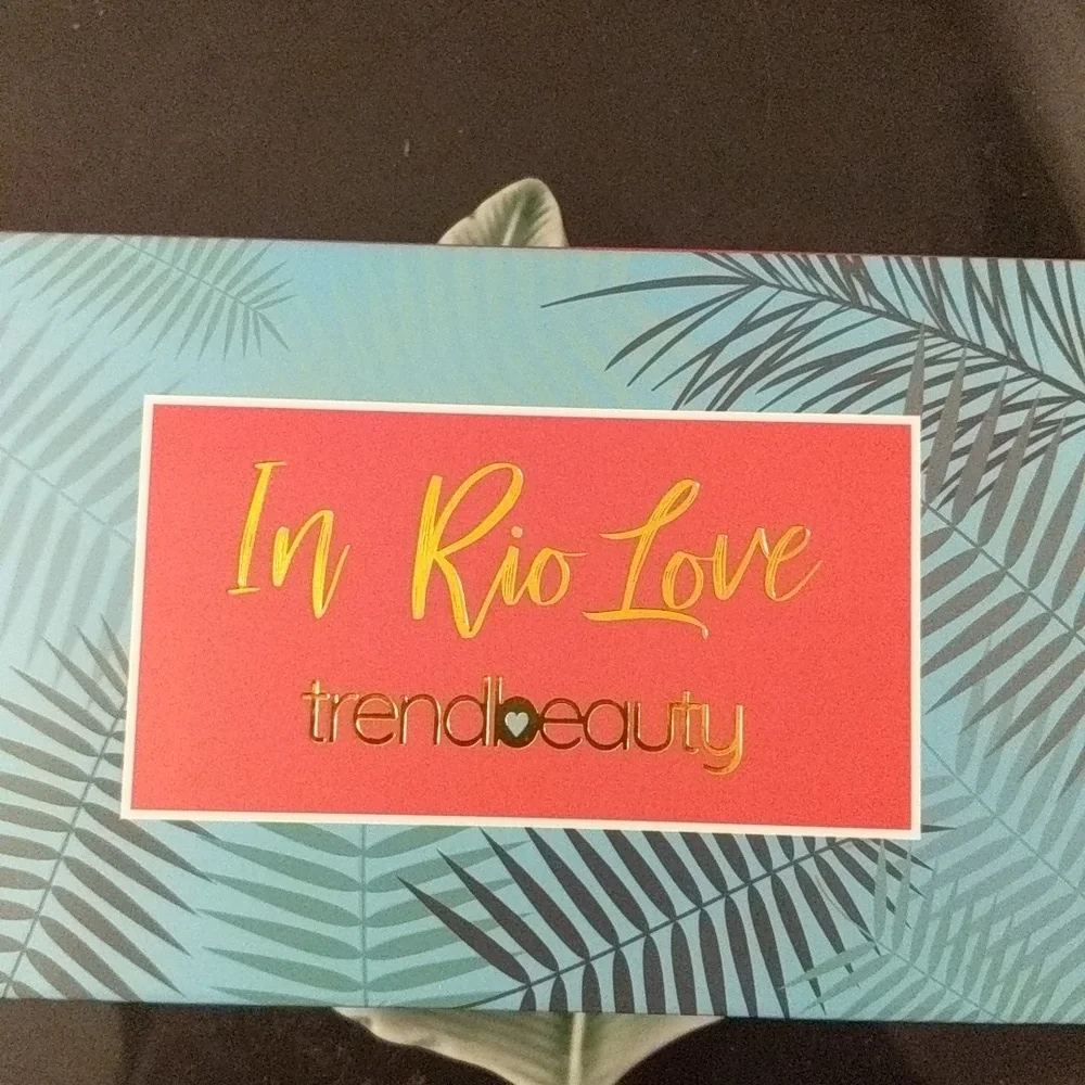 NWT Eyeshadow Palette